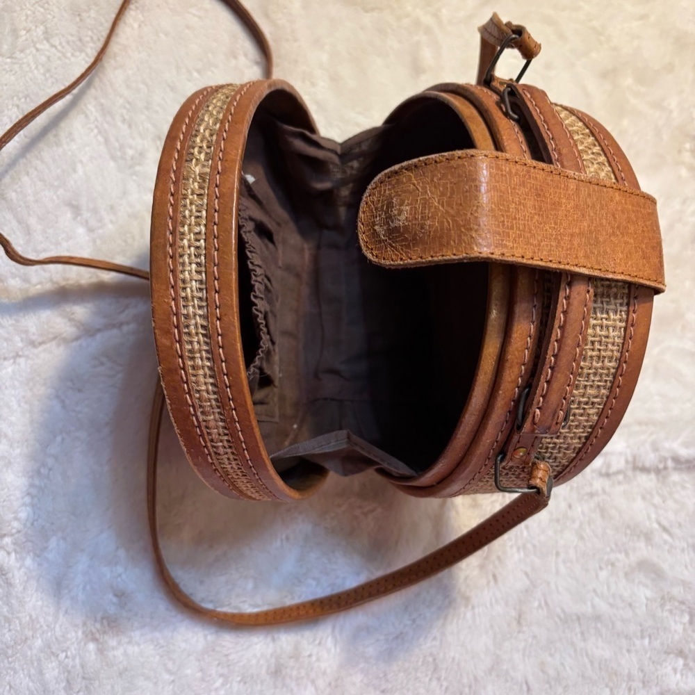 SALE! Vintage Leather Crossbody Bag Camel Brown Tan Rattan Sides Magnetic Snap - Picture 16 of 16